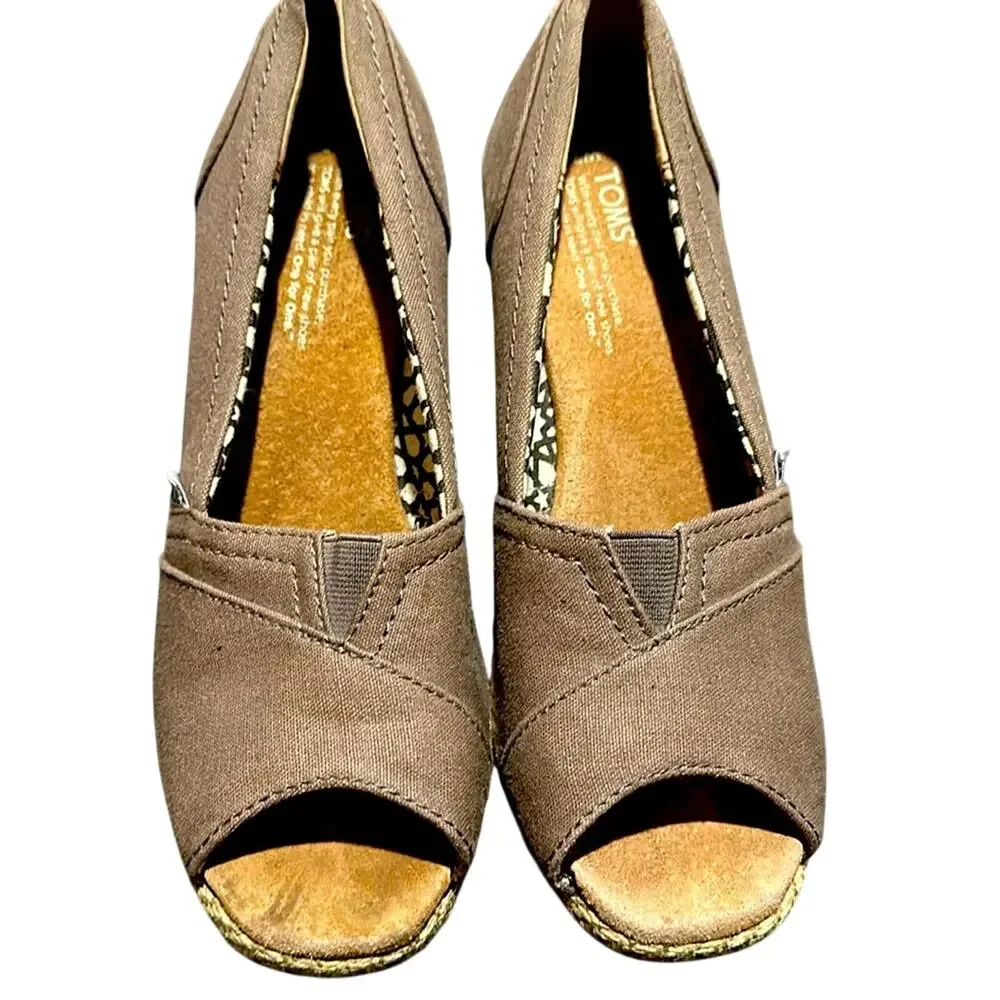 TOMS Espadrille Wedge Ash Grey Calypso Peep Toe Slip on Rope Wrapped Wedge 7.5